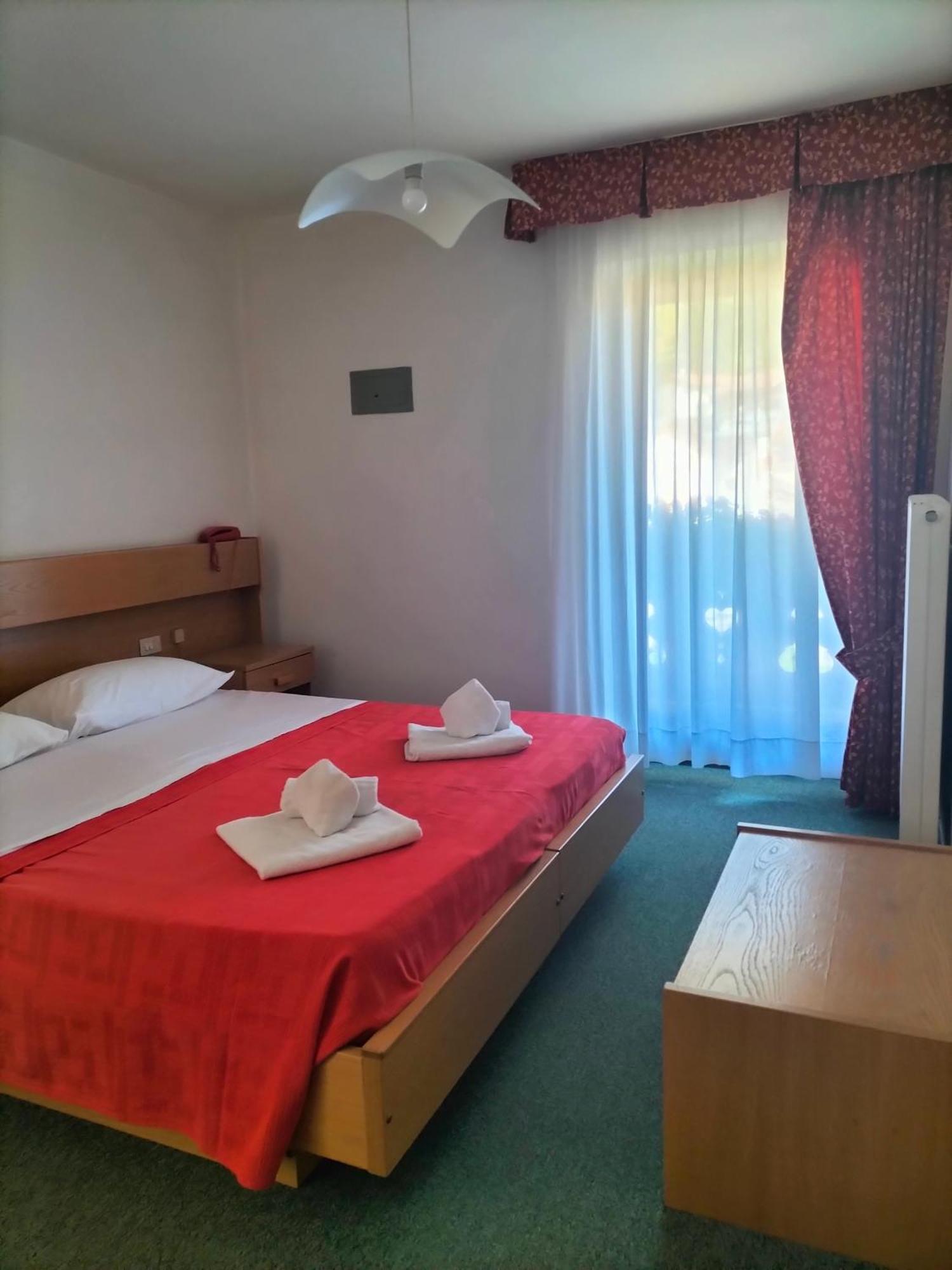 ויגו די פאסה Hotel Vael מראה חיצוני תמונה
