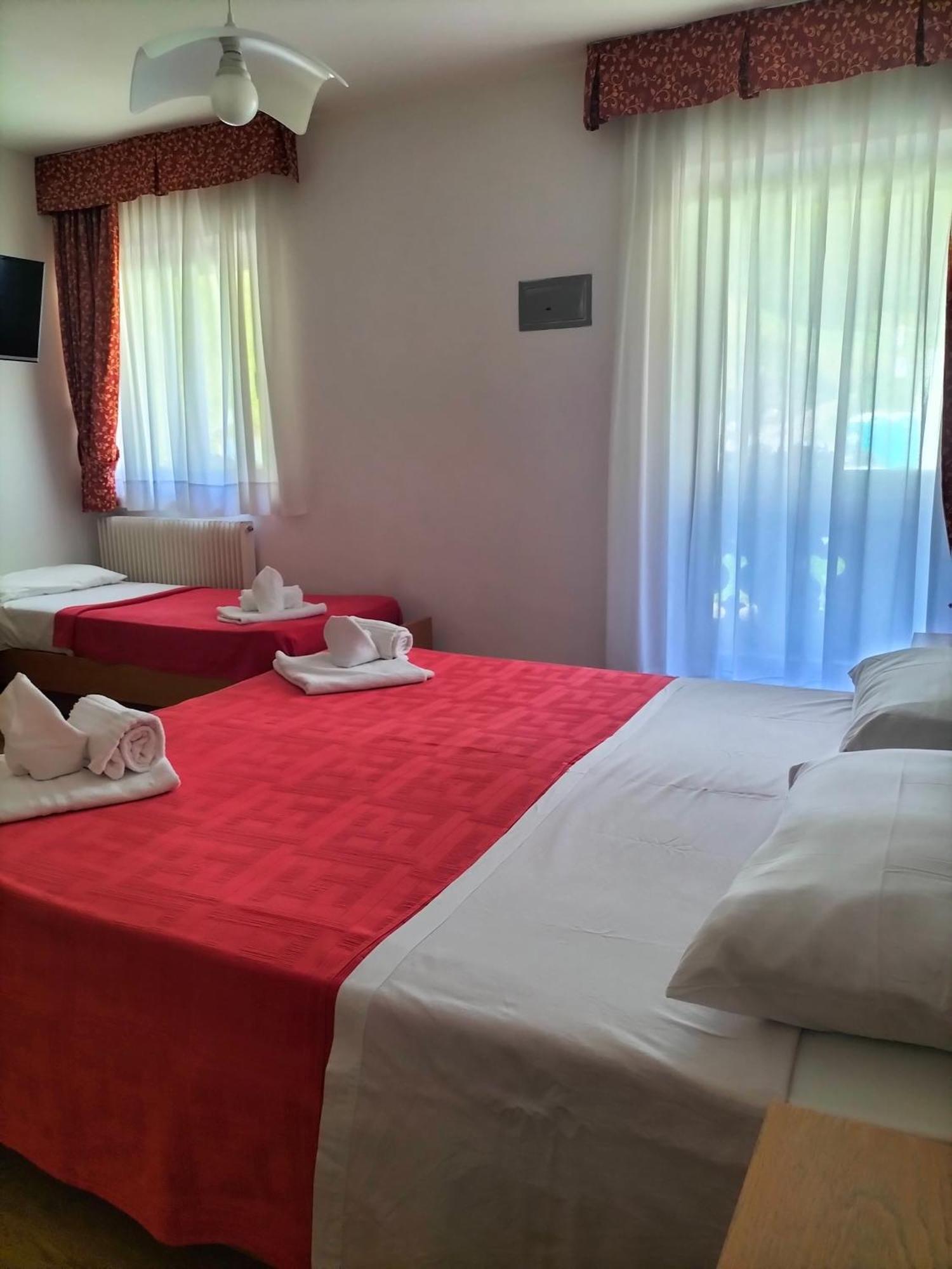 ויגו די פאסה Hotel Vael מראה חיצוני תמונה