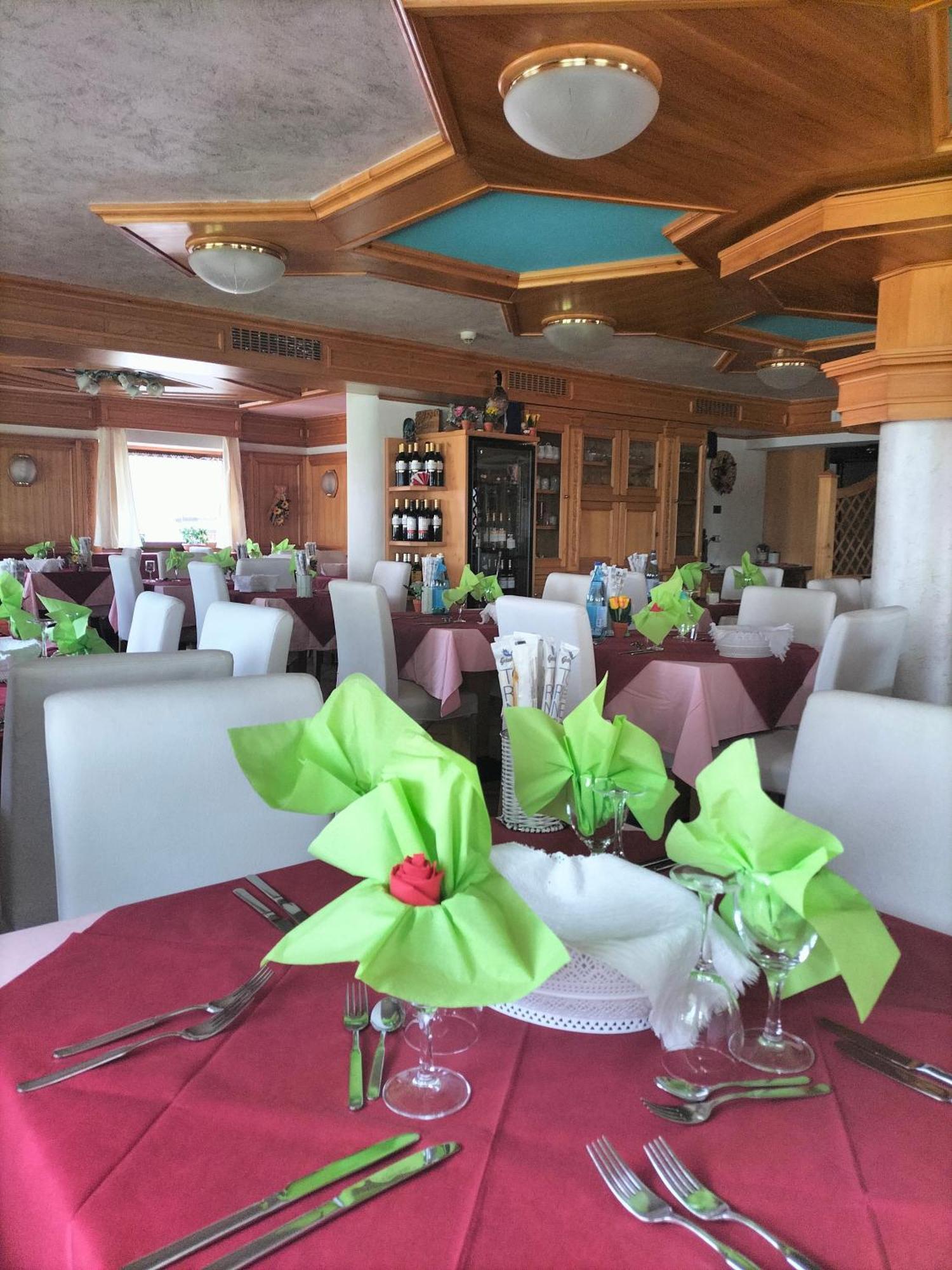 ויגו די פאסה Hotel Vael מראה חיצוני תמונה