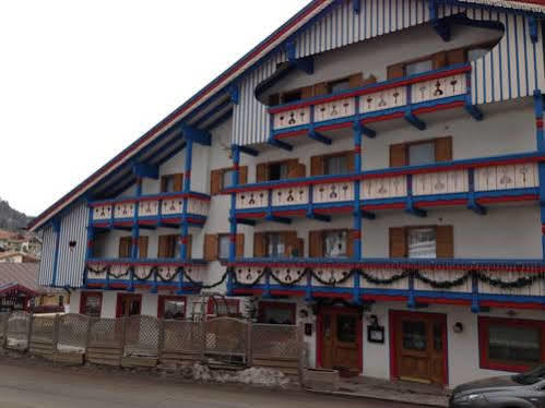 ויגו די פאסה Hotel Vael מראה חיצוני תמונה