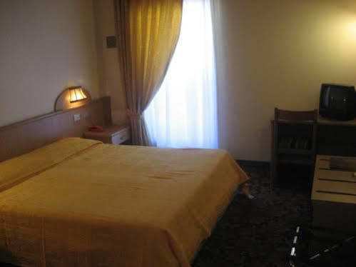 ויגו די פאסה Hotel Vael מראה חיצוני תמונה
